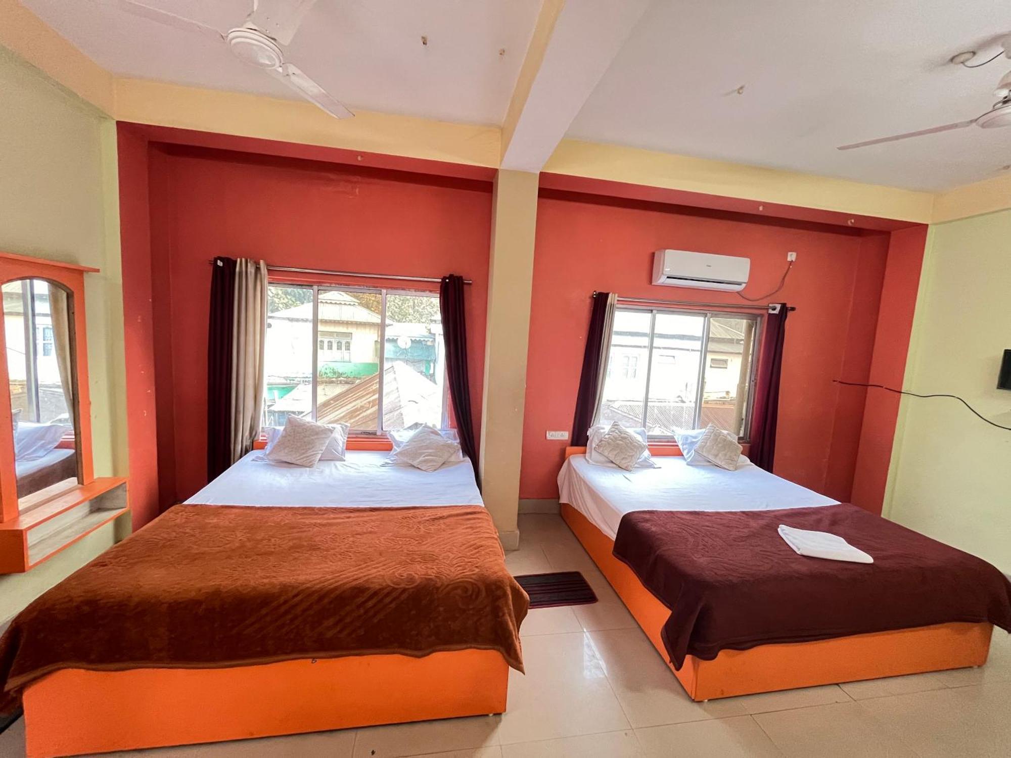 Green Earth Resort Lataguri Exterior photo